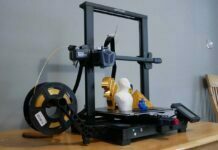 3D Printer Makes New Foot For Duck 3D Printer