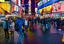 4 Budget Traveling Tips for Tourists Visiting New York City Tourists Visiting New York City